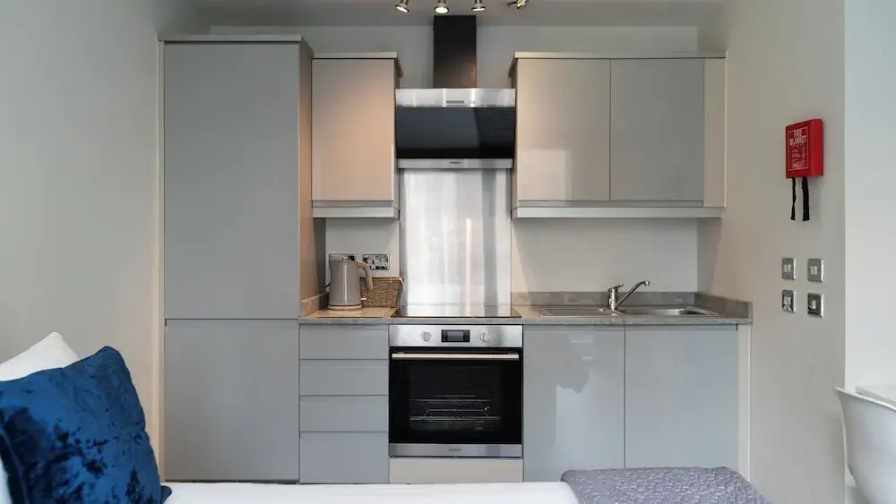 Cotels at The HUB Serviced Apartments Fibre WiFi, Central Location in Vibrant Leisure Quarter, Free Parking