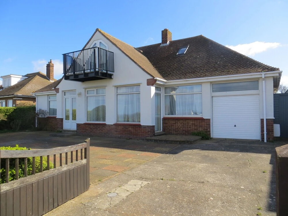 Westmead. Chalet Bungalow