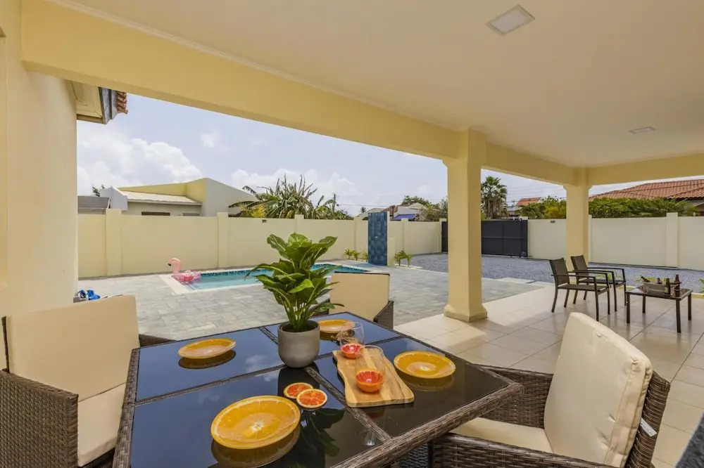 Remodeled 3BR w Private Pool Close to Palmbeach