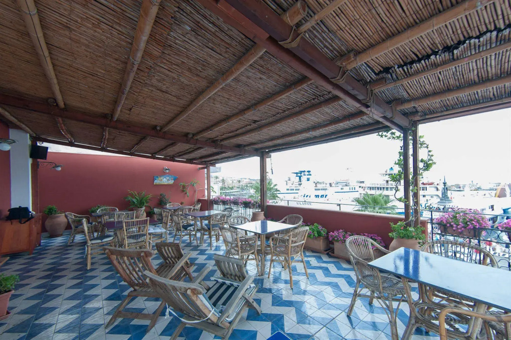 Petit Hotel