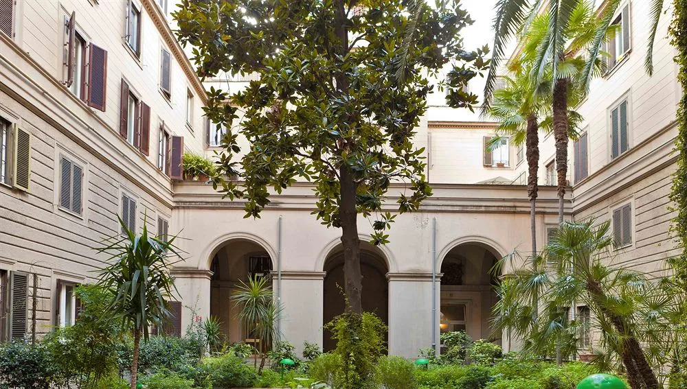 Vatican apartments-Vatican Museums area