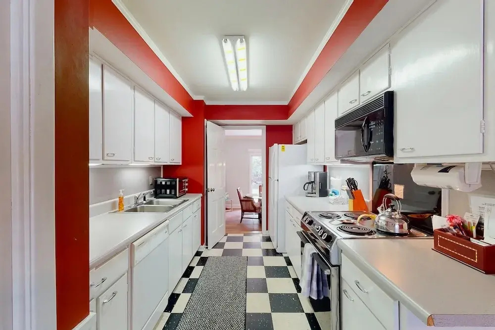 Condo With Central AC, Washer/dryer, Shared Outdoor Pool, & On-site Golf