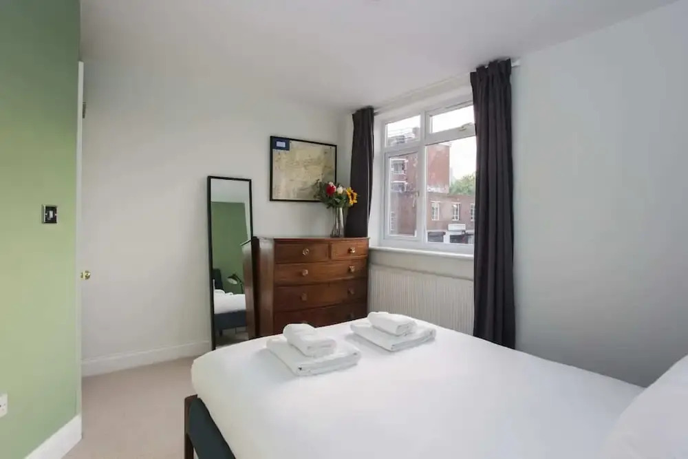 Lovely 2 Bedroom Flat Near Whitechapel Station