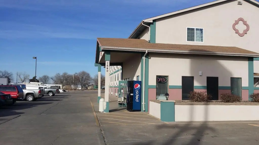 Value Inn & Suites Salina