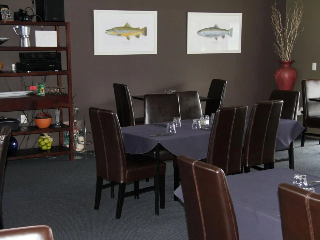 Parklands Motorlodge & Holiday Park