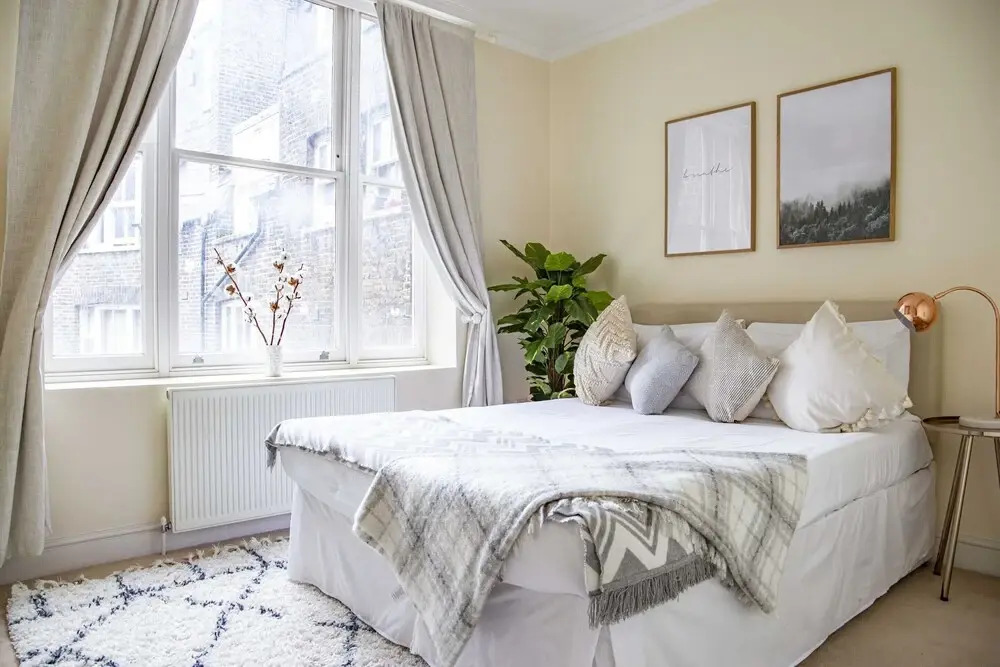 Charming Charing Cross Flat
