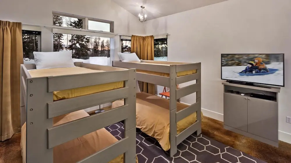 Anglers Cabin 4 BedroomHoliday home By Moving Mountains