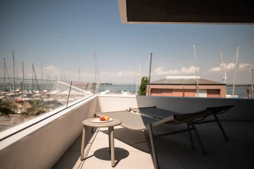 Laguna Faro Suites