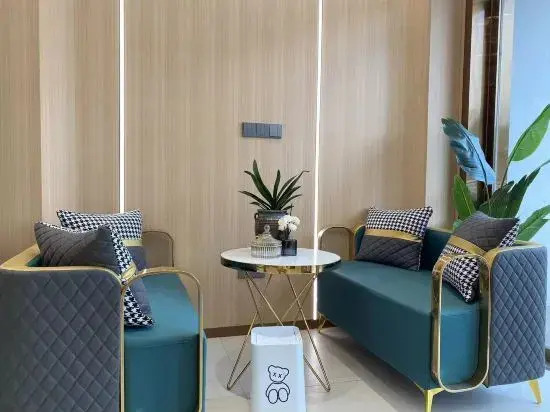 Gangsha Hotel (Wuhan Caidian Economic Development Zone Zhashan Square Branch)