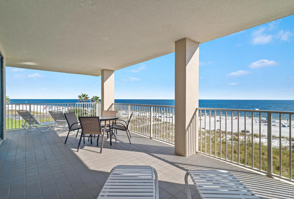 Bluewater 301: Third floor, corner unit., Orange Beach