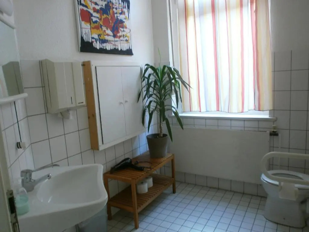Youth Hostel 37