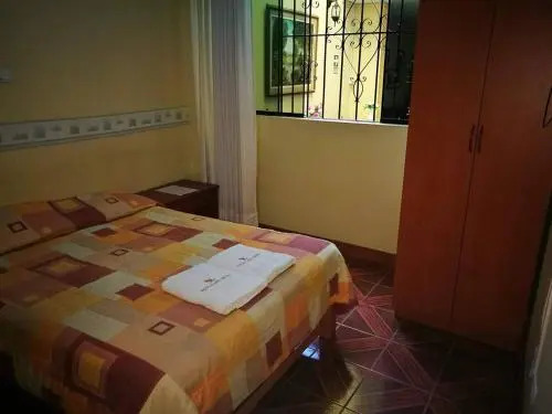 Hostal Family House
