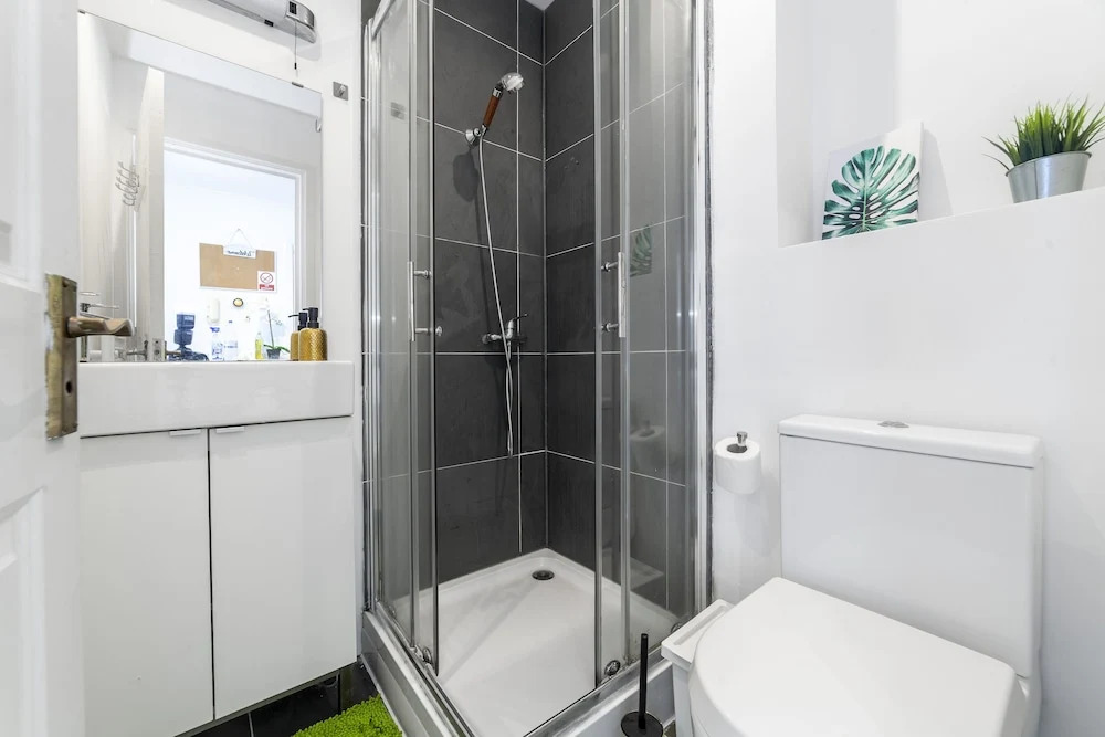 Homely 2-bed Apartment in London