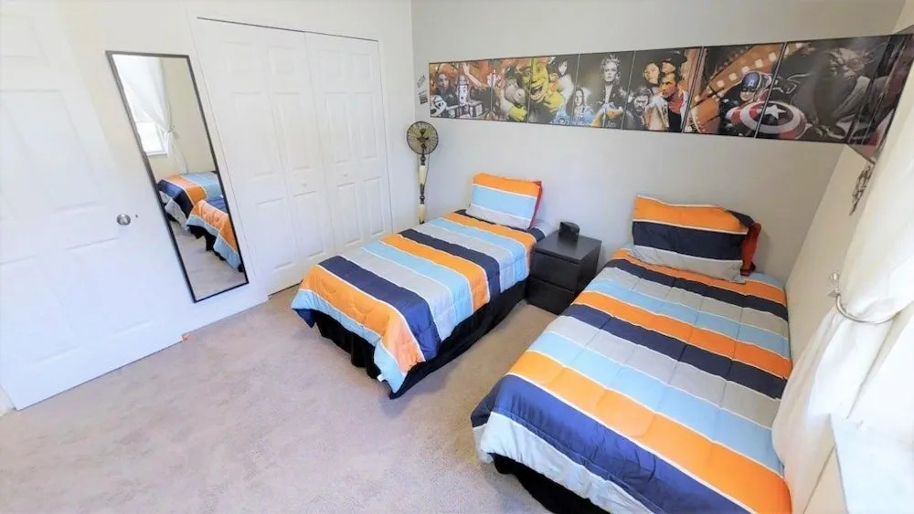 ACO FAMILY – 4 bd TOWNHOME WITH POOL (1515)