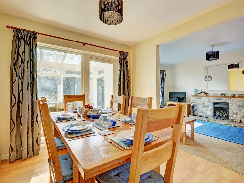 Modish Holiday Home in Swanage With Garden