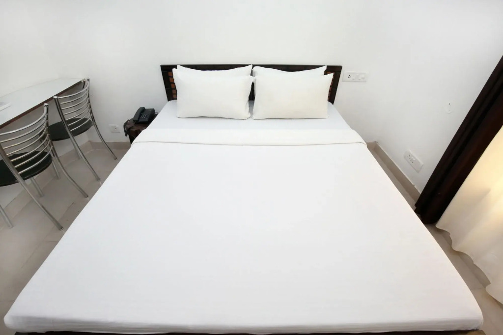 OYO 9371 Hotel Anmol