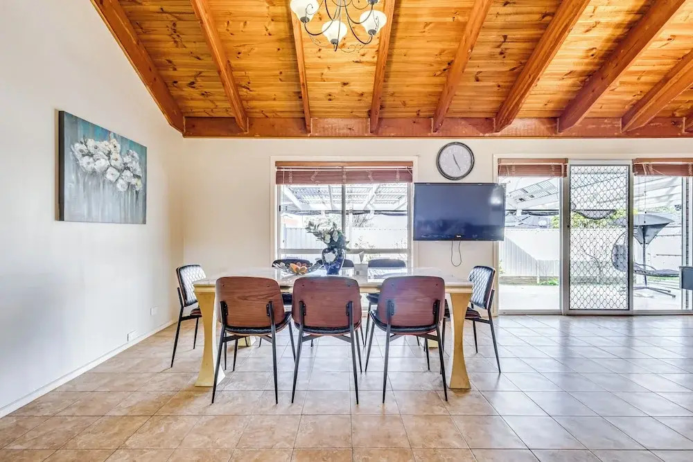 StayAU 4BR Lakeside Retreat in Seabrook