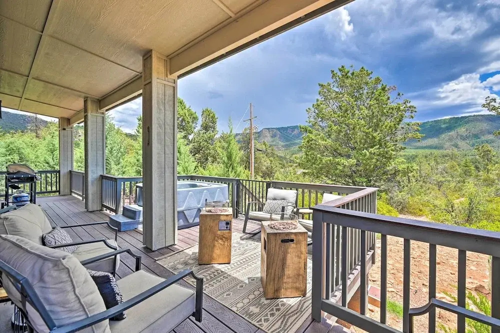 Hot Tub & Views: 'mountain High Pines Retreat'