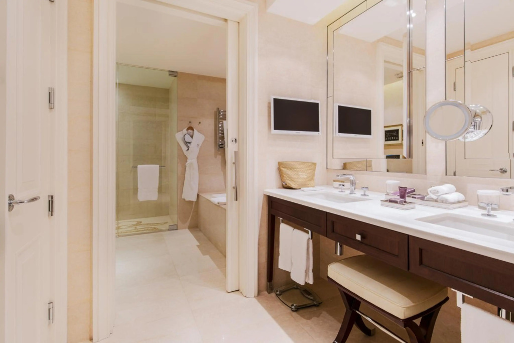 The Ritz-Carlton, Montreal