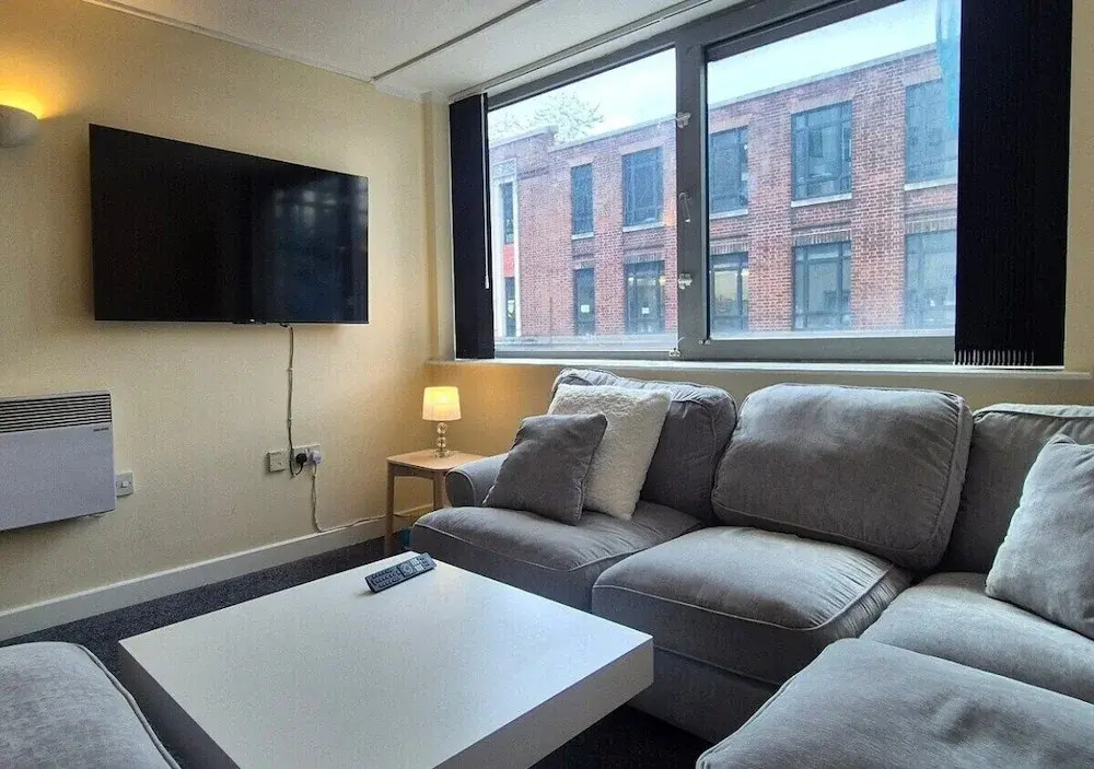 Stylish 1BR Flat Next to Hockley