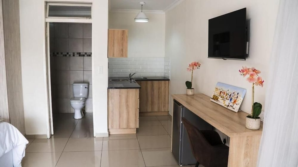 ZinziLuxe Guest House