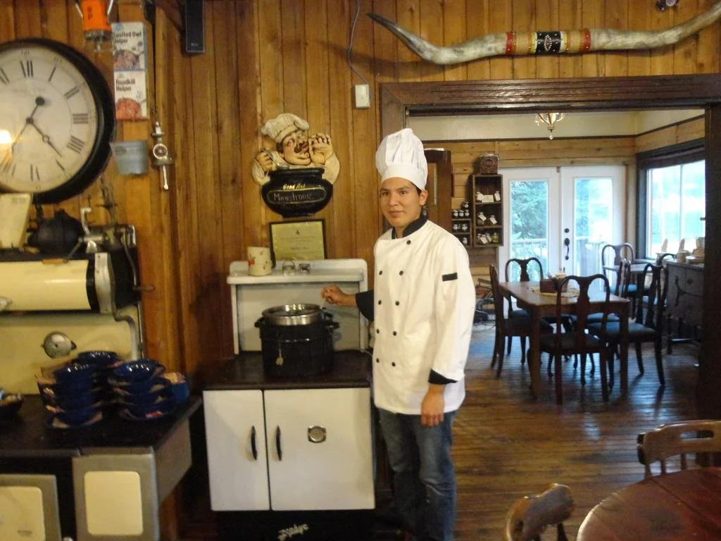 Old Towne Inne Chuckwagon Bar & Grill