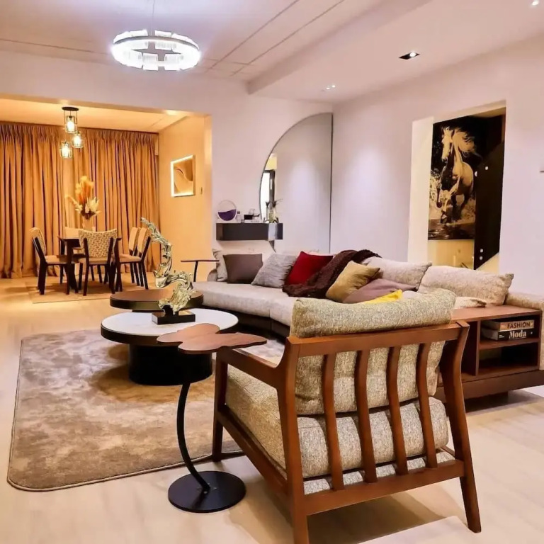 Purple Lavender Court Apartment