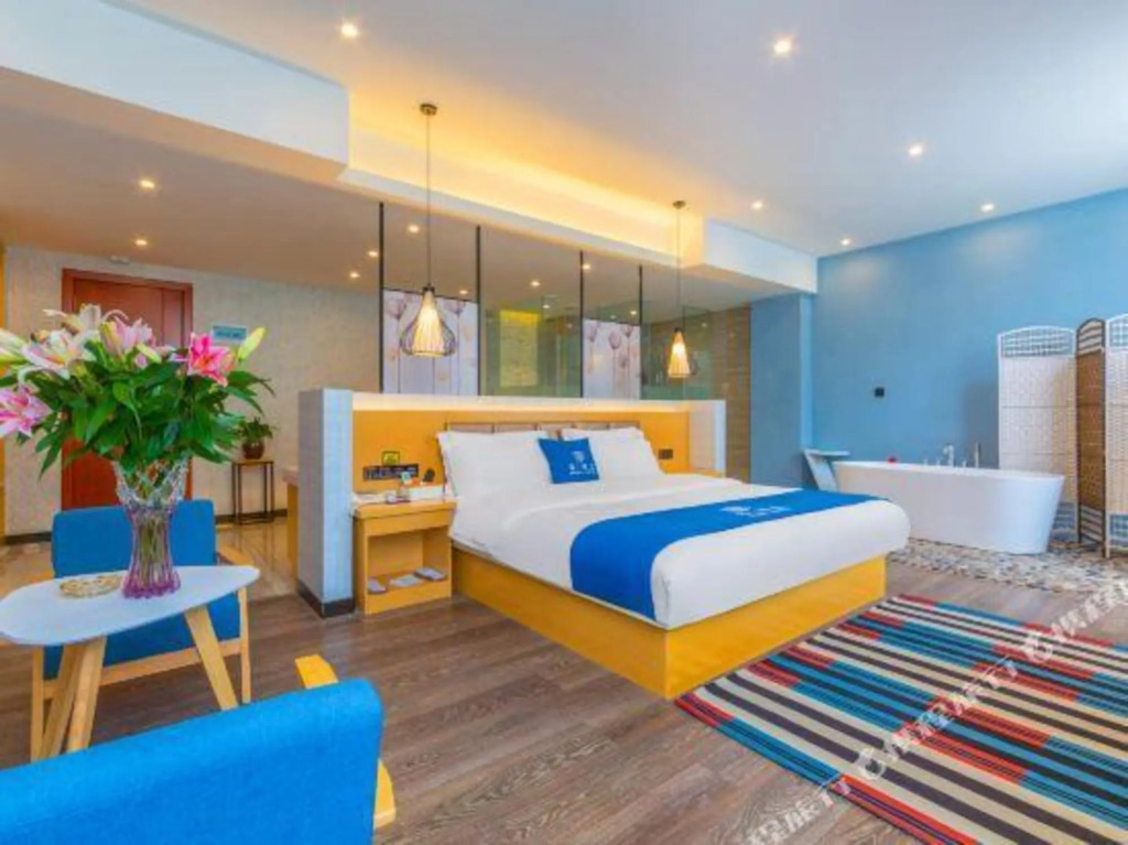 A hotel qujing brahman