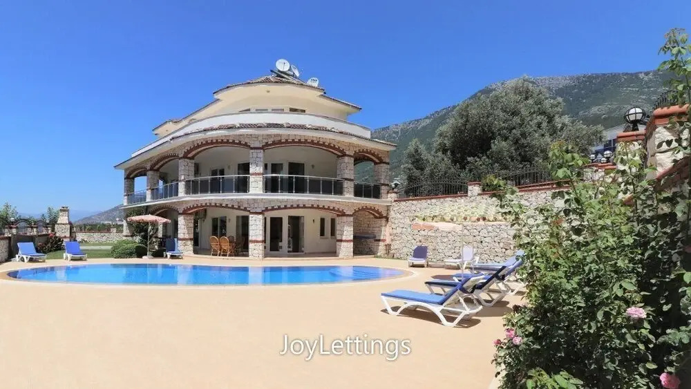 Villa NKL1 by JoyLettings