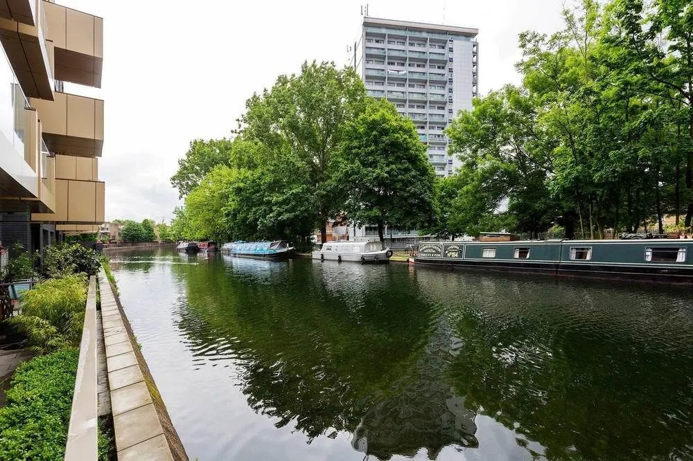 Veeve - Waterfront Flat
