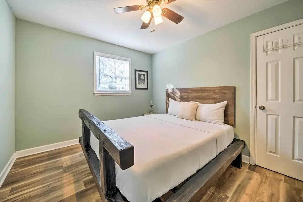 Pet-friendly Wilmington Home ~ 5 Mi to Beach!