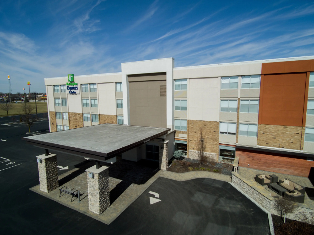Holiday Inn Express & Suites Wapakoneta by IHG