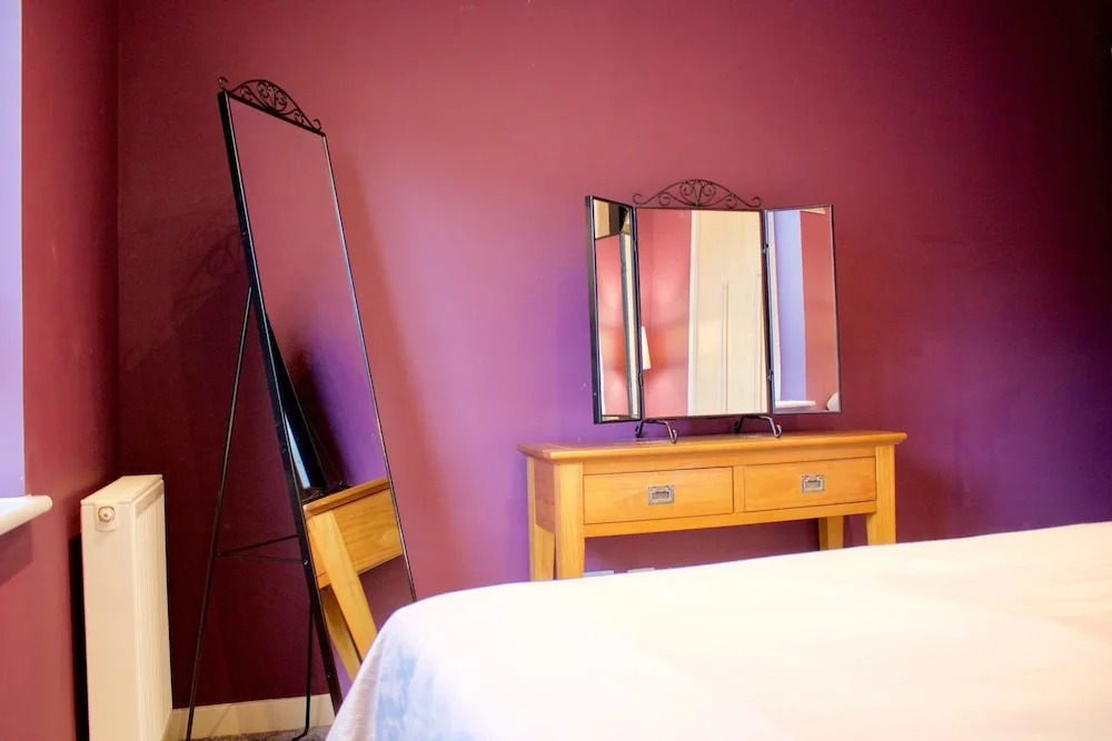 2 Bedroom Apartment In Granton Area