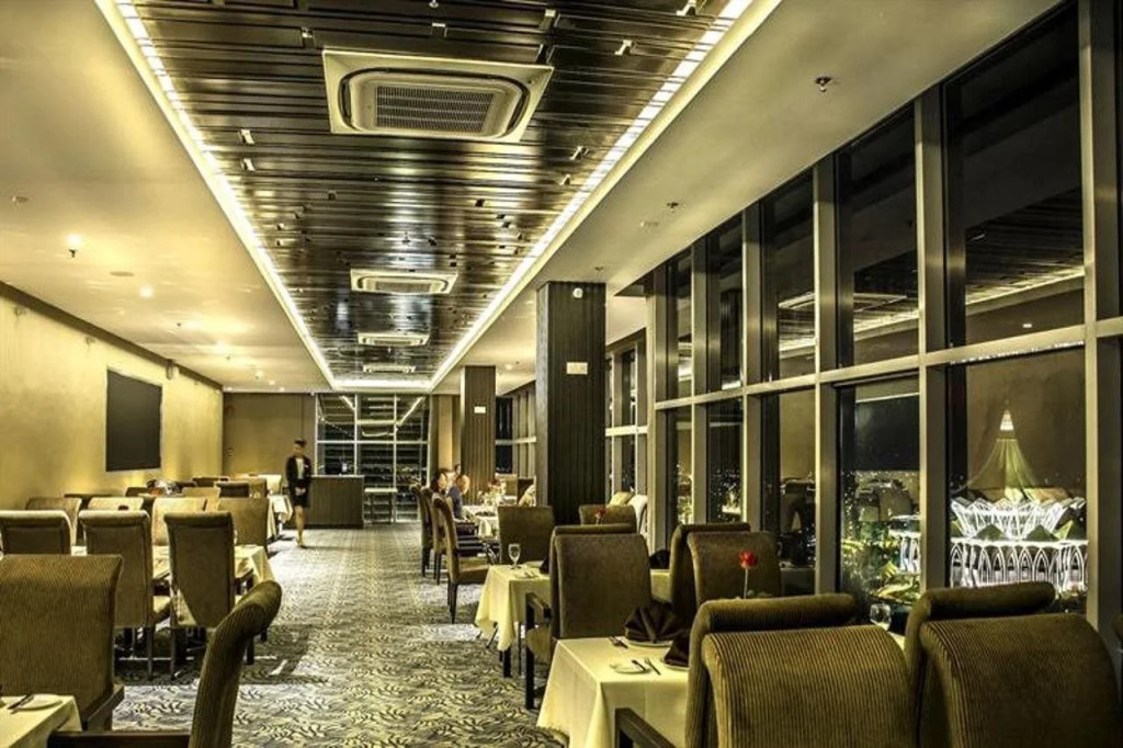 Astana Wing - Riverside Majestic Hotel