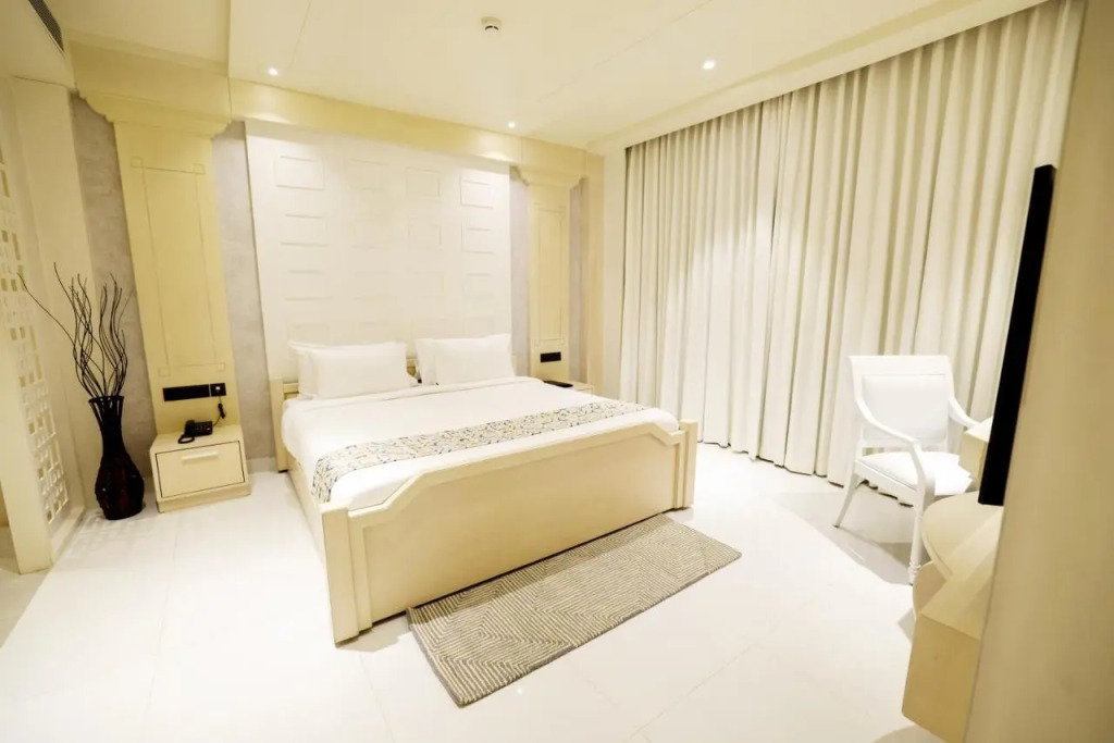 AJ Grand Hotel