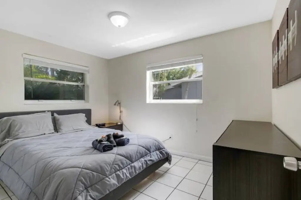 5140 Duplex in Oakland Park