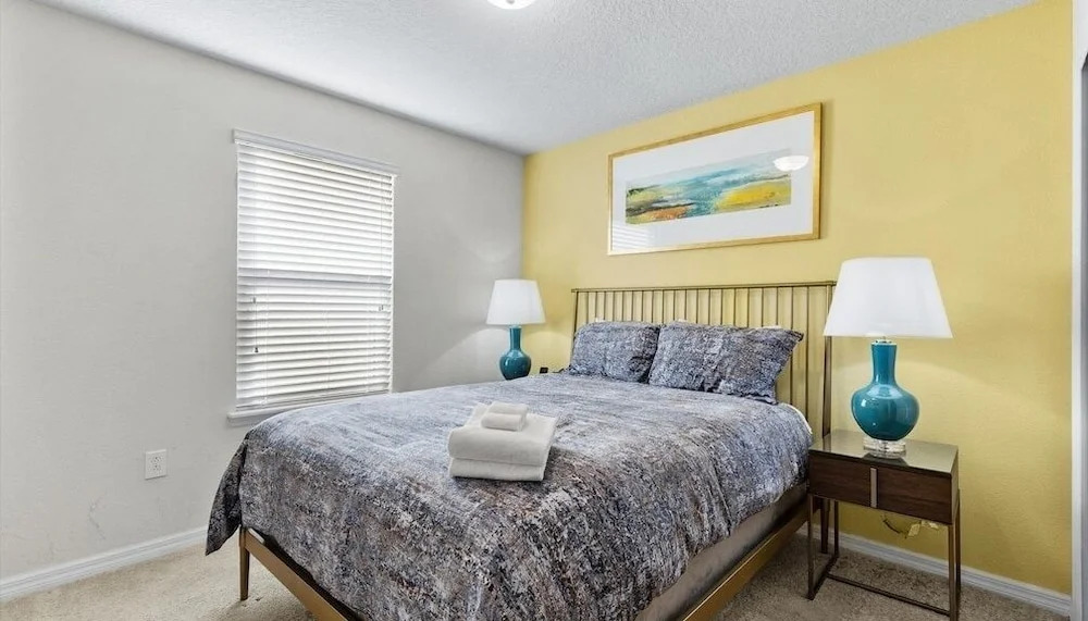 5 Bed 4 Bath Townhouse With Pool 5 Bedroom Townhouse by RedAwning