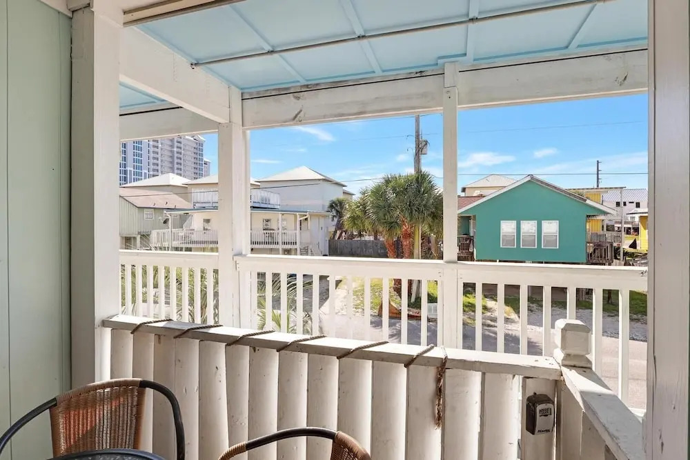 New Owner, New Decor, Steps From Beach, Sleeps 6