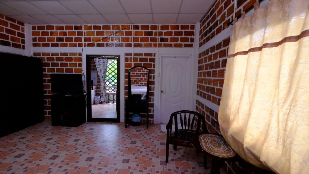 Baan Kwan Charoen Bungalow