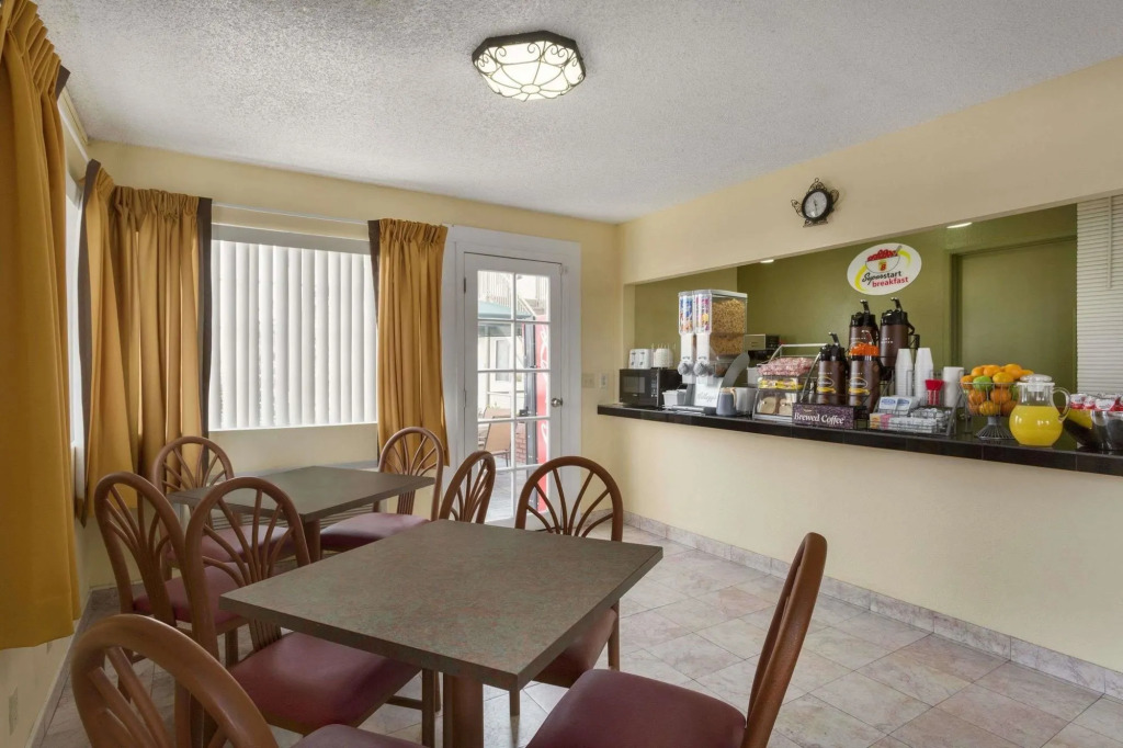 Super 8 By Wyndham Ridgecrest