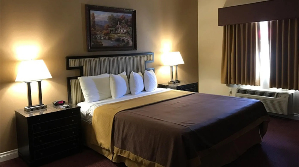 Hotel Saddleback