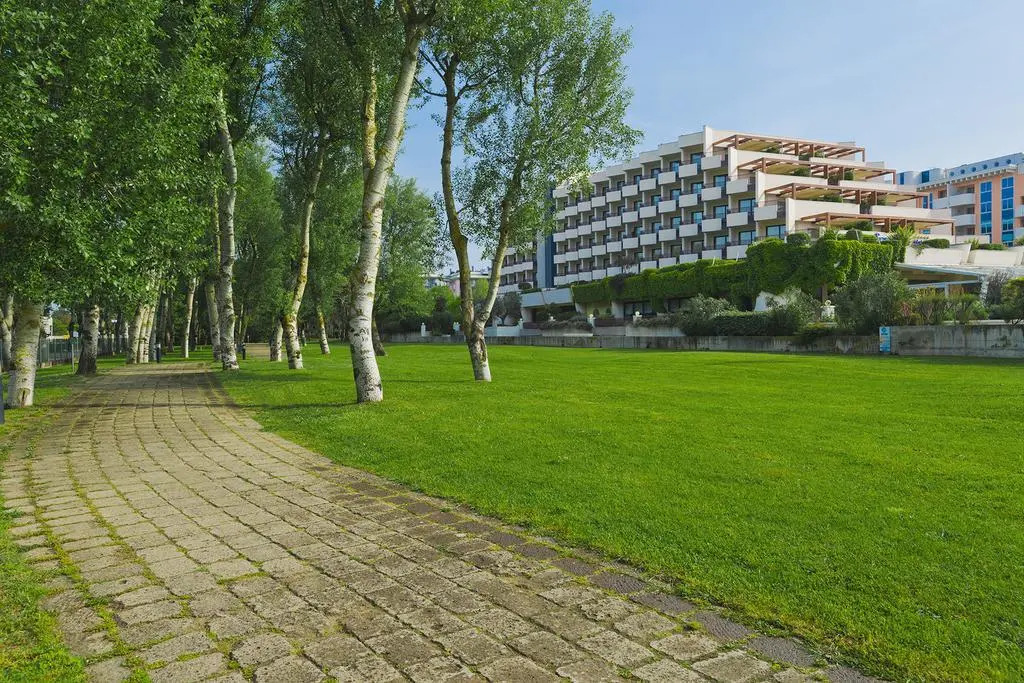 Savoy Beach Hotel & Thermal Spa