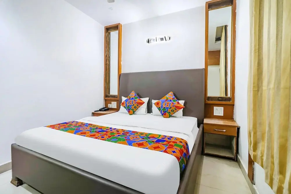 FabHotel Nand