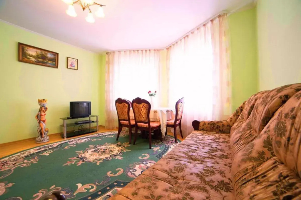 Two-Bedroom Apartment Victoria Gardens, Pivdenniy-Expo