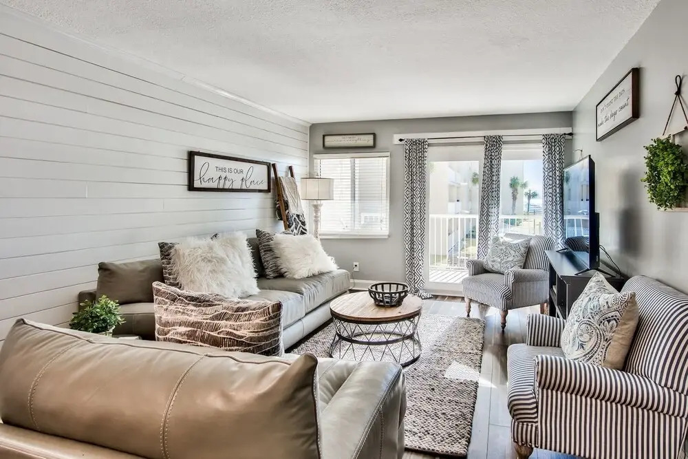 Gulf Shore Condo #211 - 2 Br condo by RedAwning