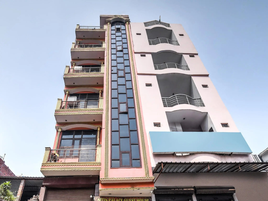 OYO 22321 Nitin Palace Guest House