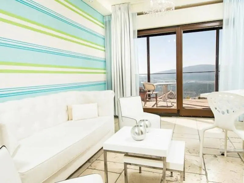 Rimon Suites