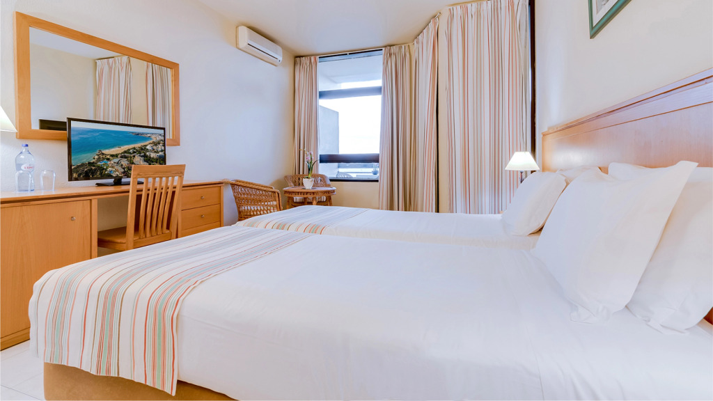 Auramar Beach Resort