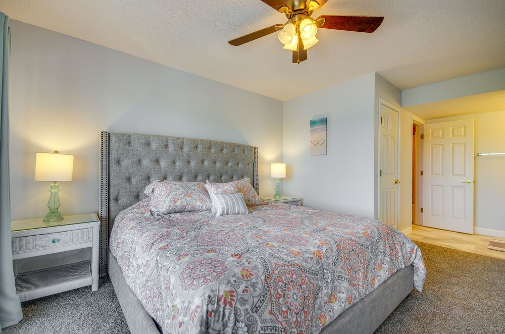 Osage Beach Condo w/ Private Deck & Lake Views!