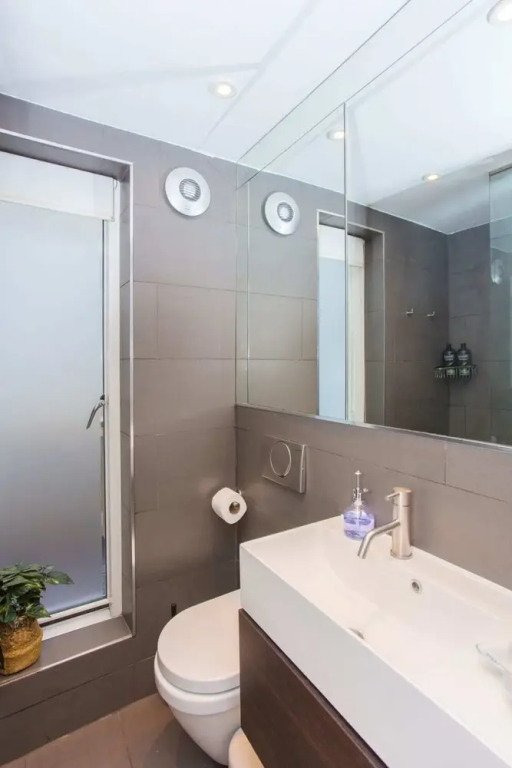 Chic Family-friendly 2 Bedroom Apartment in Clapham Common